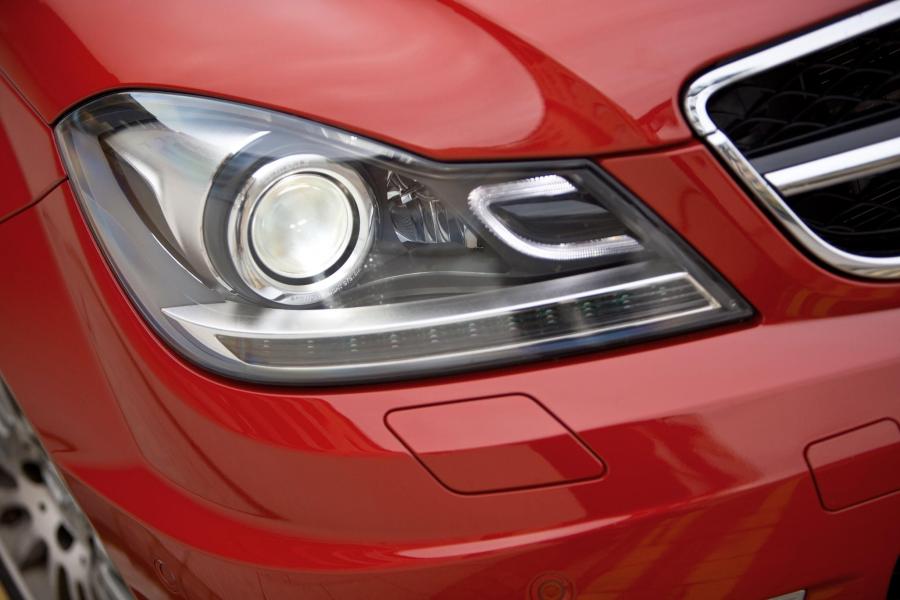  Mercedes-Benz C63 AMG Saloon 2013 года  (фото 10 из 22)